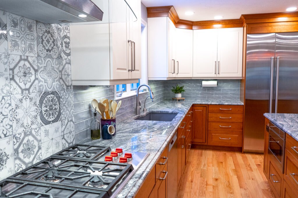 Large Kitchen Design with White Cabinets